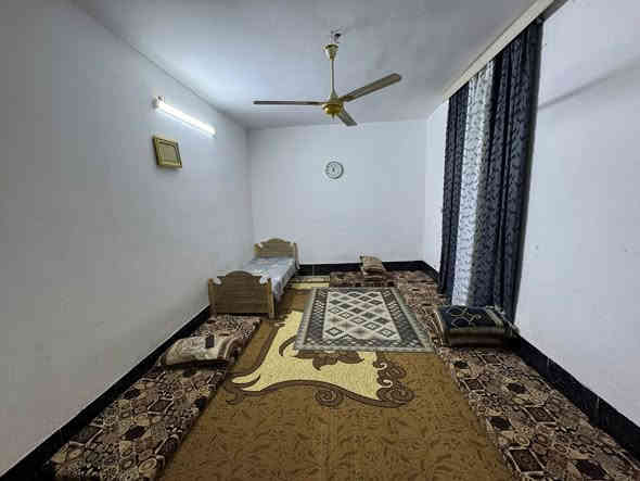 السلام عليكم
بيت للبيع طابو صرف باسمي +اجازه بناء
نهر فليح او حي تاميم  يبعد عن شارع 40ثالث بيت 
المساحه 326
نزال 30
العرض 11.30
البناء 2008
غرفه واحده 5×4
مطبخ داخلي 4×4
ستقبال 4×6
صاله 6×6
حمام داخلي 1.50×2
مطبخ خارجي 2×6
سعر 130بي مجال  
رقم صاحب البيت 
***********
