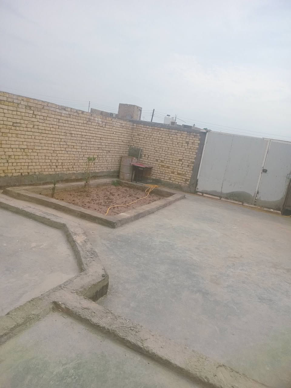 بيت مسكون،البيع ٥٠٠متر العنو البو حجر وره الكبن مل العيد كروب ومي ومجر كمل الخدمت  ***********
