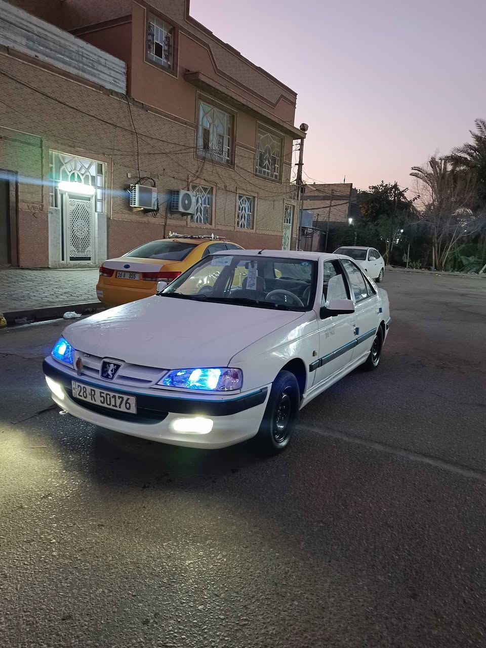 للبيع بيجو بارص 2015 رقم نجف انكليزي مداور ثاني يوم باسمي فول نضافه جديده و جاهزه مجهزه كهربائيات كلها شغاله مال جناي كفاله من ضربه والخياس سياره مكان نجف سعر 57 و بيها مجال رقمي ***********
