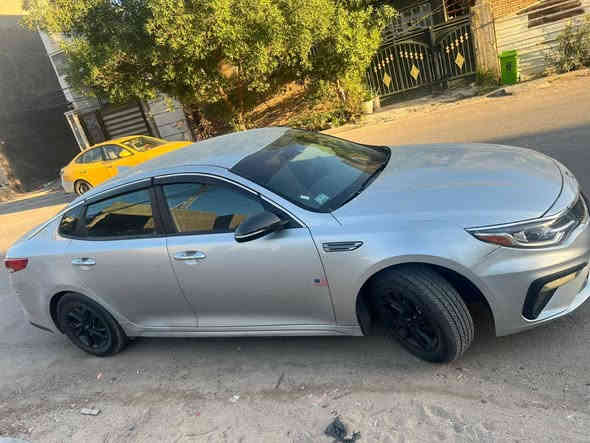 السلام عليكم كيا اوبتما 2020 اربيل ماشيه 90  بدون ارباك
مكان السياره بغداد الكرخ 
السعر 140 وبيه مجال
***********
