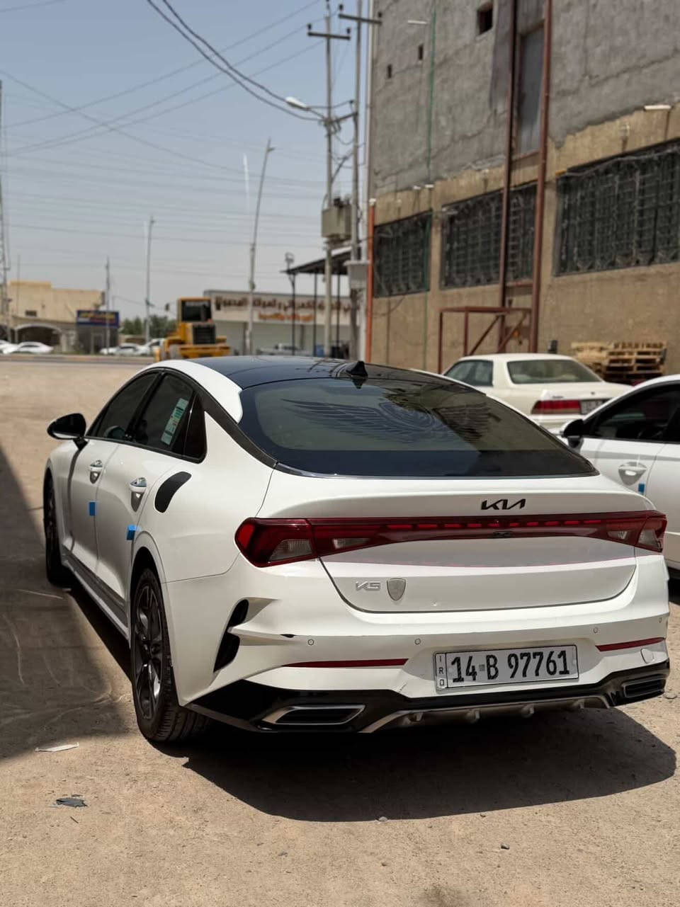 السلام عليكم
كيا أوبتما K5 كي فايف 

موديل 2023 الموديل والشكل المرغوب 

خليجي 

محرك 2000 دوووش المرغوب 

مكفوله ماعدا PDR الجاملغ الخلفي

رقم بصرة حره

السياره ماشية82 وقابل لزياده

فووول مواصفات 

فتحة سقف بانوراما 

تحديد مسار 

كروز سرعة 

انظمه قياده 5 

تبريد قطعتين خلفي

فول  

📍 البصرة - شط العرب

رايدها207 وبيها مجال 
                                                   
                                                    ***********
                                                0771 496 3871
