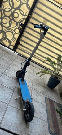 سكوتر جديد بس بي نقص  جاملغ أمامي وخلفي تخم تايرات جديده وبي مجال مكان...