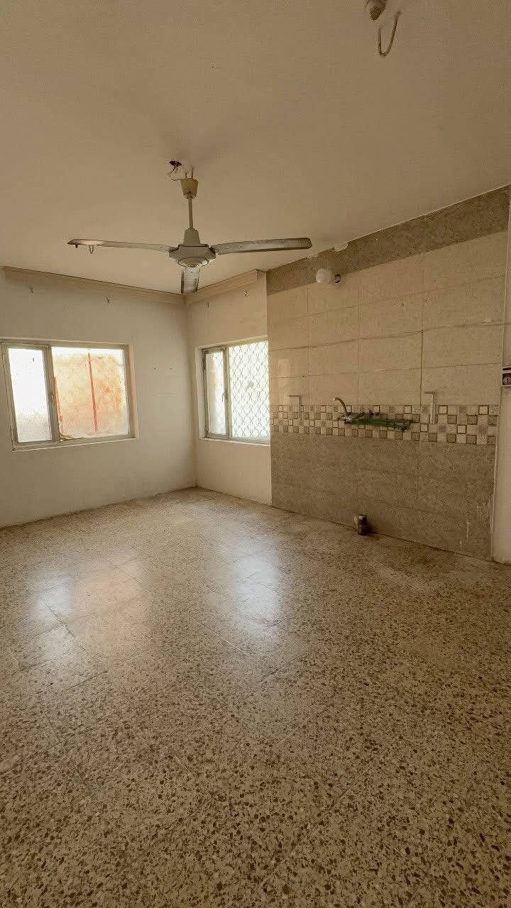 مشتمل طابق ثاني للايجار 
يحتوي غرفتين نوم وغرفة طفل مع استقبال ومطبخ واسع مع خدمات وبيتونه مع السطح والاتصال مع صاحب الدار جانبي دون وسيط
الموقع بغداد - السيدية خلف جامع الأقصى الفرع مقابل المركز الصحي 
للاستفسار الاتصال على 
***********
