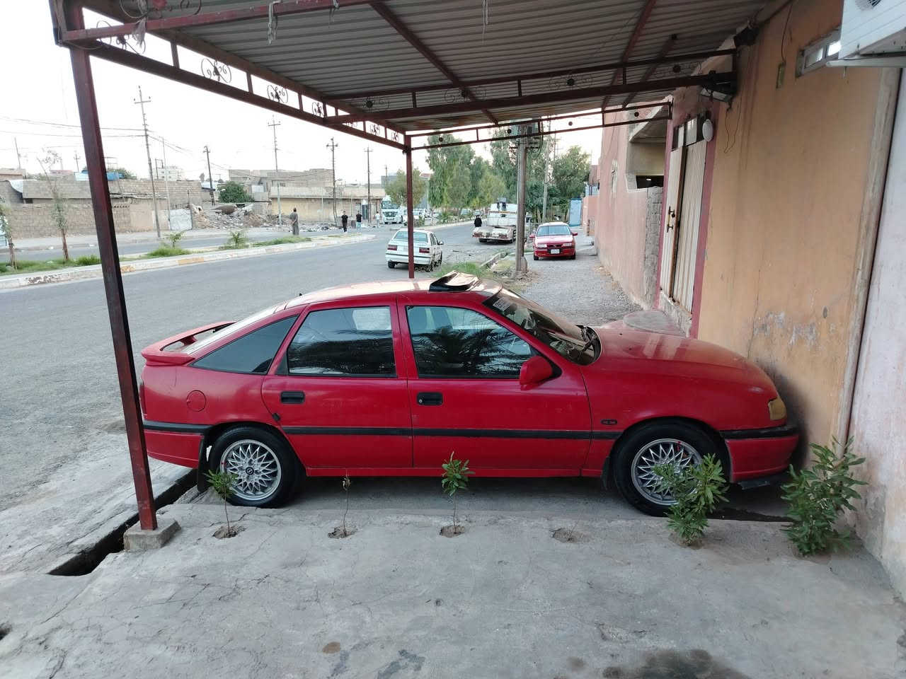 البيع فكتره  موديل 1995 مكينه 20  فول موصفات بس فتحه مابيها وكير عادي  سياره مابيه قطره صبغ  تكه داير وتكه دوسه جهت اليمين بس السياره بسمي سنويه عضم رقم شمالي السياره ربع ماتصرف عليه بس يعوزه كمبريسر  مال تبريد منضومه موجوده  رقم الهاتف  ***********
