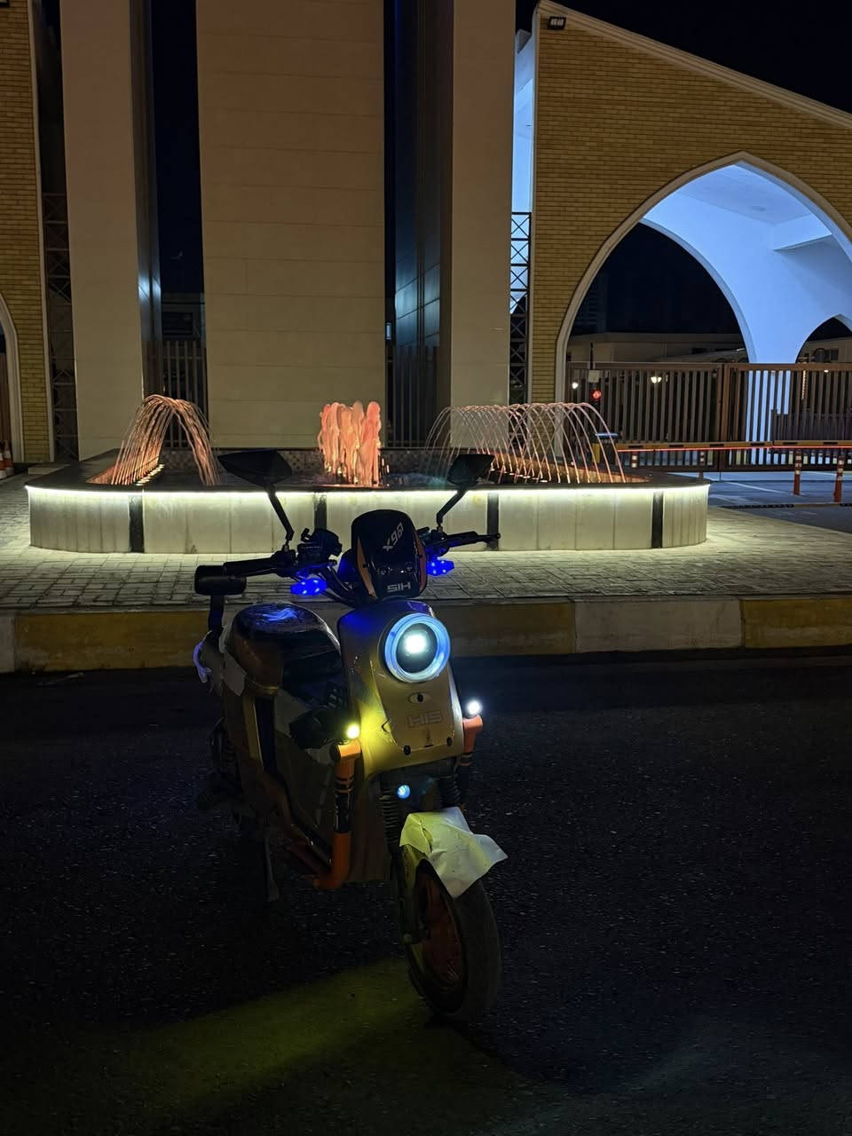 🛑سلام عليكم
🛑دراجه شحن x900 للبيع 
🛑مواصفاتها
صندوق وبصمه تشغيل وسويج وتشغيل عن بعد وسماعات وبيها هواي شغلات 
🛑5بطاريات دبل His
🛑ملف 2000 حقيقي His
🛑السعر 400 ألف وبيها مجال 
🛑العنوان بغداد الزعفرانية 
🛑رقم الهاتف الأثير ‭ ‭0787 080 5040‬
🛑الآسيا ‭0770 885 4402
