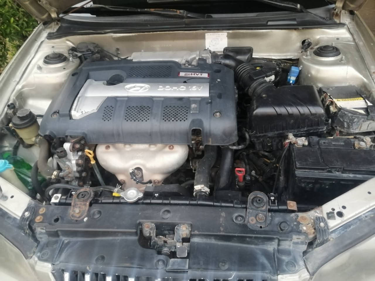 سيارة الانترة 2005سنوية نافذة صار 3اشهر تبريد شغال الكهربائية كلهة شغالة صندوك واربع بوب شغالة حجم المكينة الفين بيهة ضربة بلجامرلق وارد امريكي الخلفي ولامامي ضربة بجهة السايق بس بدون دواخل  والسعر 67وبيهة مجال ***********
