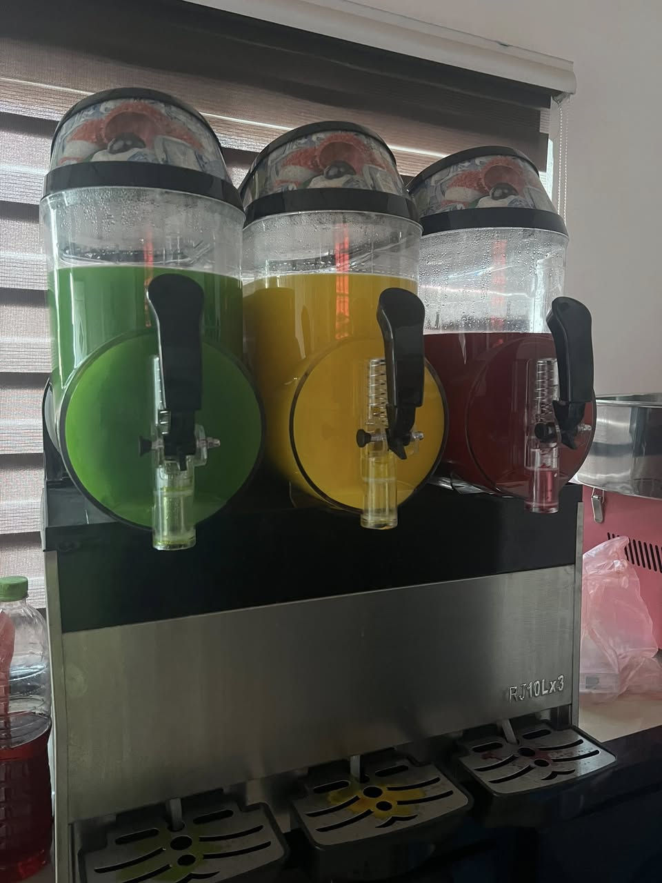 للبيع مكينة ازبري مستعملة 3 اشهر ونظيفة
الاستفسار اكثر هذا رقمي ***********
