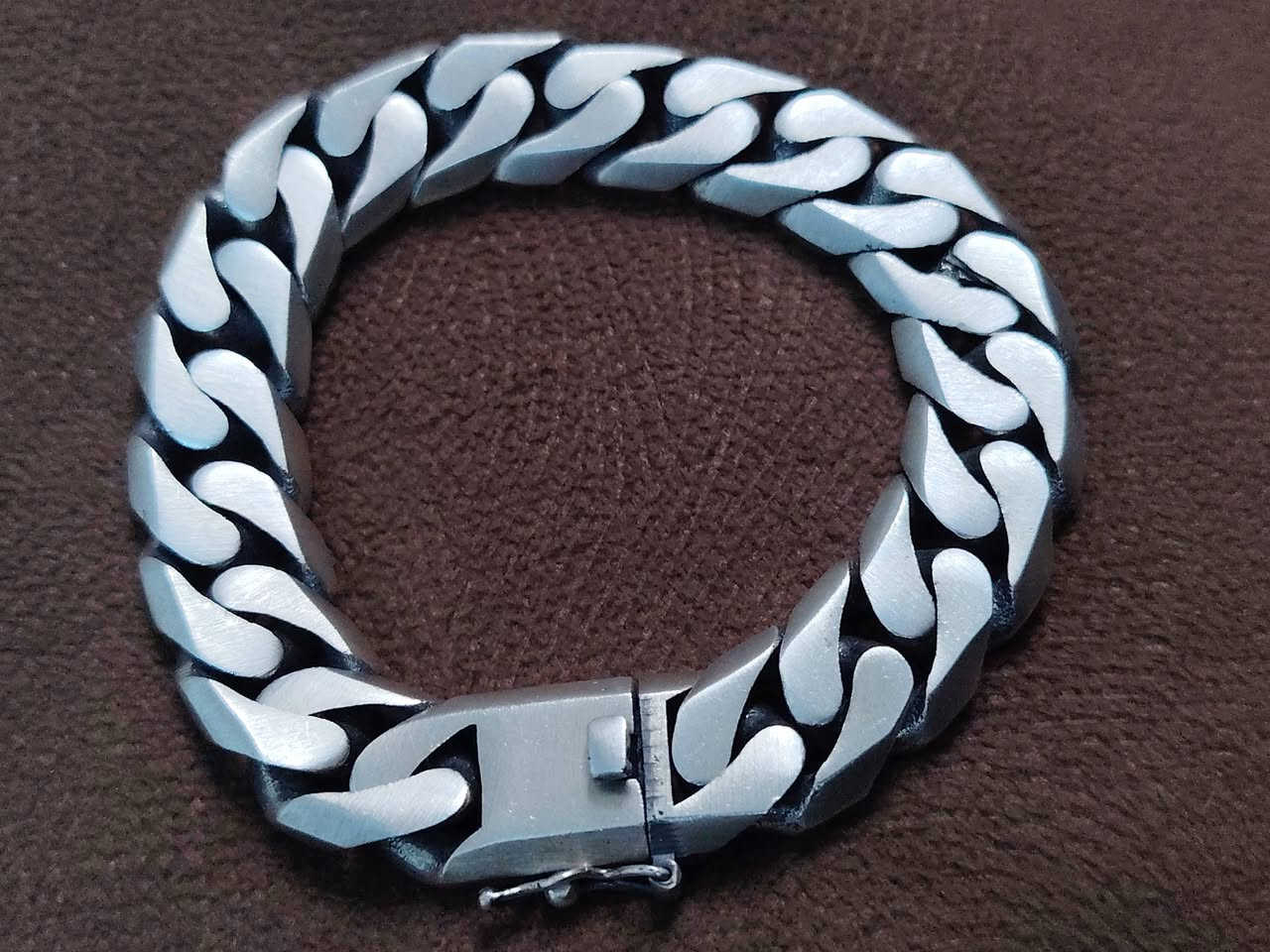 سلام عليكم سوارات يطالي تايلندي قطع حلو مختلفات سعر غرام 4لف نهايته وزانه اسفله صوره


**إذا كنت صاحب هذا الإعلان وتريد حذفه لأي سبب، رجاءا أرسل رسالة إلى الدعم الفني**