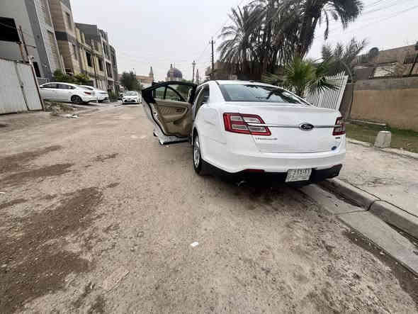 السلام عليكم من رخصة الادمن فورد تورس 2013 sel  محرك 3500 سنويه باسمي تحويل ثاني يوم  بيهه 4 قطع السياره سعرهه 100 ورقه وبيهه مجال للشراي عليهه غرامات  5 اوراق تنزل من سعرهه السياره تنقص عندي دهن للامانه السياره نضيفهه وداخلهه حلو نظيف وهاي الصور كدامكم وبيك خير وتدلل للشراي 
*********** واتس اب وماسنجر موجود وبالخدمه
