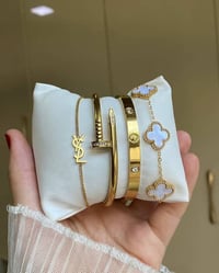 هدايا • بكج مكياج • عطور