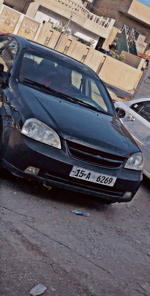 السلام عليكم سياره وبتره فورنزا موديل 2007 السياره حيل نضيفه المحرك جديد الكير جديد الحداده كلها جديده غرفتها نضيفا  السياره ما بيها حادث سعر 54 بي حك الجي المكان بغدا. الغزاليه رقم الهاتف***********
