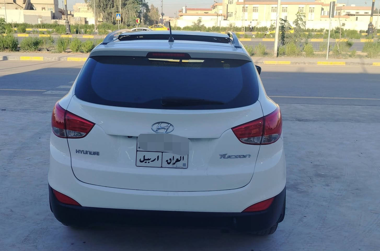 توسان 2012 بانورما
مكفوله من الصبغ كابون بانزين
مكانين بارد
ويل كب تحكمات ستيرن
بقية المواصفات المعروفة
للاتصال ***********
