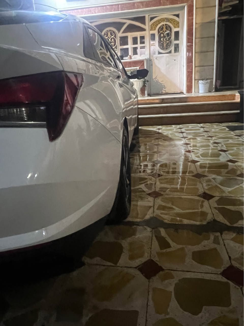 السلام وعليكم سياره نوع النتره وارد امريكي رقم اربيل تريد تحويل تريد وكاله ضربته بدايت البنيد ونصبغ فقط الدوسه بيه صبغ اليمن فقط وباقي كفاله سياره خير من الله مال بيت فول فول عده الفتحه فقط كامره حساسات امامي هلفي سايد بريك بصمه بصمه ابواب مع صندوك مع تشغيل عن بعد هواي موصفات بيه شاشه كبيره مع العينه السعر ١٦٥ وبيه حك الجيه *********** Singapore
