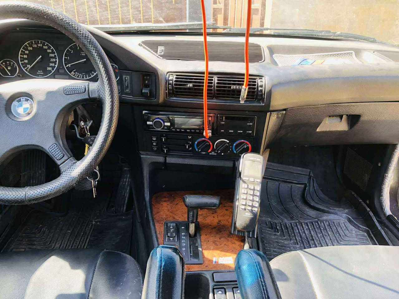 BMW موديل 92 525
سيارة كاملة
مسجل دمام أستريو 
لايت زنون وكالة 
لدات امامي 
كهربائية كله فول خير من الله. 
داخل جلد بلاد 
حدادية جديده شرط. 
مكينه خير من الله لا تبخير لا تنقيص. 
دهن جديد وكالة دهن كير جديد 
تبريد ثلج  تخم تاير جديد 
ويل بي ام مديل 19 
تخم تاير رياضي وكالة. ترايك شرط 200
صدر حداديه إدامة كاملة. 
السياره خير من الله رقمه سليمانية 
بسمي تريد وكاله تريد تحويل 

سعر (60)ومجال رقم ***********موجود واتساب
