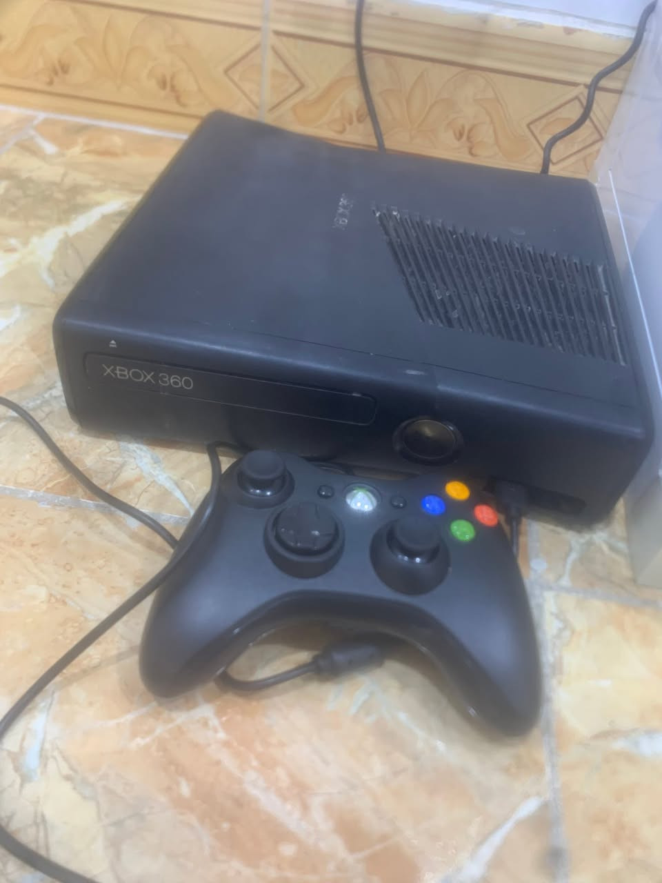 السلام عليكمxboxنضيف كلش استخدامه قليل باله مهكر ويا هارد بي العاب قويه ومهكرهgtav وكول او ديوتي 
ويا جويستك اصليه مو كوبي ويا محولهHD كامل محلقات تعال والعب كبل سعره130 مكاني بصره حيل نضيف وكلشي شغال منفذ الاقراص شغال موضح بلفيديو


**إذا كنت صاحب هذا الإعلان وتريد حذفه لأي سبب، رجاءا أرسل رسالة إلى الدعم الفني**