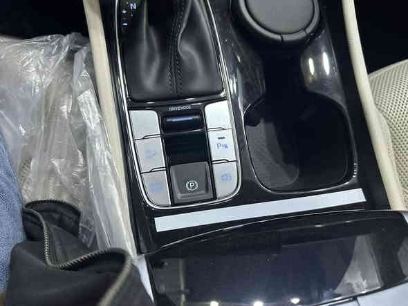 بعد ال تحيه ول الحترام ❤❤

للبيع توسان 2026خليجي 

ضمان 

   مرقم رقم بغداد 

(( المواصفات اصلية  ))

صفر زيرو

ويل جبير 

صندوق كهرباء 

وأيرليس  شاحن 

الدالامامي 

حساس مامي 

" بصمة تشغيل وبصمة ابواب 

" اشاير بالمري + مري شفط

تبريد كشنات 

عدادات دجتل 

شاشه متصله 

"شاشة كبيرة

" ثلاجة بالجكمجة 

" حساسات مامي  وخلفي  اصلي  

" كاميرا خلفية دوار

" ثلاث وضعيات قيادة

" بلوتوث+ AUX 

" تحكمات ستيرن

كامره دواره 

 +دبل كرسي كهرباء+ 

  

" دبل ايرباگ

" تحكم ستيرن جهتين

" حساسات اضاءة خارجية +مرايه جانبيه ترحيب+ ضائه جانبيه

" حساسات

" تبريد قطعتين 

" لدات نهارية 

" دبل لد امامي 

" انارة ابواب ومري 

" بردة خلفية

  

 بيهة مجال قليل سعر 38مليون و 500 الف شامل كلشي يعني تاخذ صافي 

للاستفسار/*********** 

رقم بغداد الماني مشروع 

مكفولة كفاله عامه
