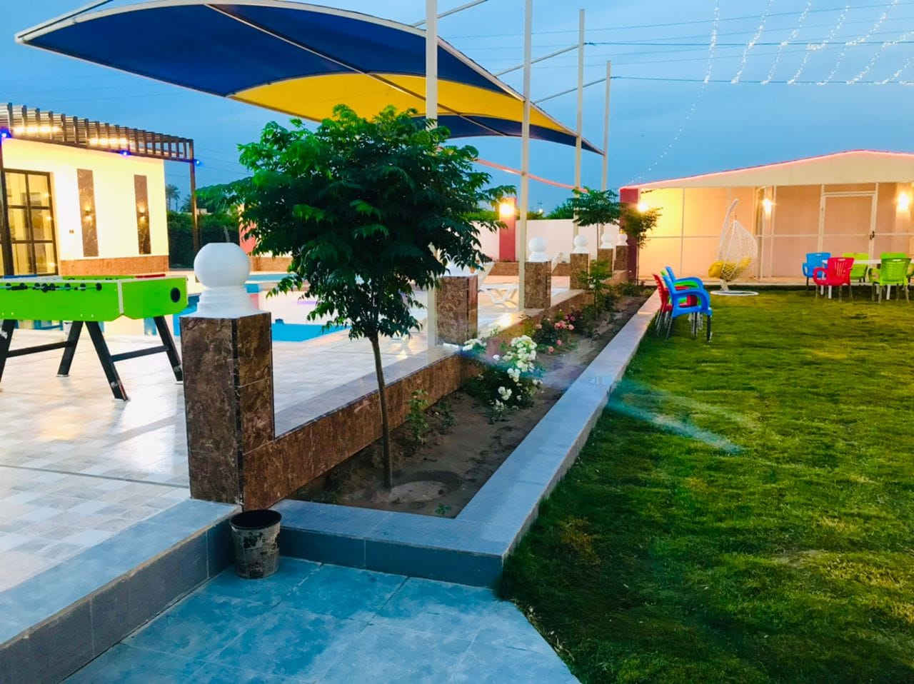 🏝منتجع سياحي للايجار  رقم 18
مسبح كبير وصغير 🏊‍♂️
حديقه كبيره وصغيره 🌹💐🥀🌻
مشواء للسمك ومشواء للكباب والتكه 🍖🍗
صحيات خارجيه وداخليه 🧴
مطبخ مجهز بلكامل 🍪🍞
صاله كبيره ومجهزه بلكامل 💺🪑
غرفتين نوم للعلم المزرعة تستقبل اكثر من ٢٠نفر  🛏🛌
العاب رياضيه منضده وفيشه 🤺⚽️🎲🏸🏊‍♀️
العاب للاطفال🛝🎢
دي جي داخلي وخارجي 💃🕺👯‍♀️
انترنيت 5G🚆
كهرباء٢٤ساعه 💡⚡️
كراج للسيارات 🚙🚗
نضام الايجار 💴💵
شفتات او ٢٤ساعه ⏰
لشفتات شفت النهاري من ساعه ١٠صباحآ للساعه٥عصرآ الشفت الليلي من ساعه ٦مساءآ لساعه ٩صباحآ  وليوم الكامل من ساعه١٠صباحآ لثاني يوم ١٠صباحآ  واحنه بخدمتكم دائمآ
ويوجد لدينا خدمة توصيل كل مايحتاجه المؤجر 
العنوان صلاح الدين قضاء بلد قرب الساعة
للاستفسار
📞📱💌***********
