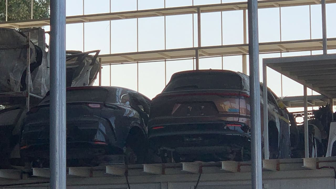 السلام عليكم ورحمة الله وبركاته اخوان . جمعة مباركة 
.
اي شخص يحتاج قطع ل اي سياره يتواصل ويانا و احنا حاضرين 🌹.
يتوفر لدينا قطع غيار الياباني بكل انواعه مثل :
.
تيوتا كراون سيقينا موديل 2025
تيوتا كراون ماجستيك موديل 2025
تيوتا راف فور موديل 2025 
تيوتا كراند هايلندر موديل 2025 
تيوتا تكوما موديل 2025
.
للتواصل : 00971503964333
***********
***********
تحياتي 🌹
