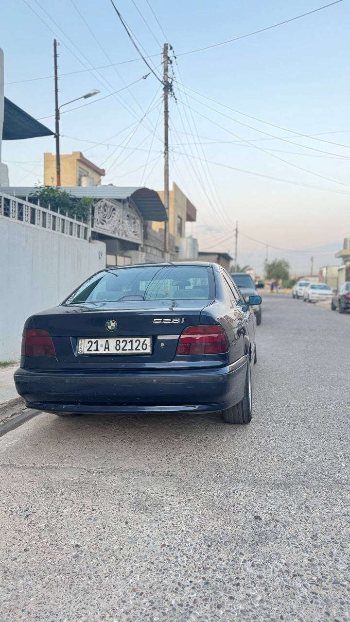 سلام عليكم بيم دبليو للبيع او مراوس حسب قناعه
موديل 1996حجم 528
كير مكينه شرط 
تبريد شرط 
بطاقه بانزين بي 
كشنات جلد 
شرط تحويل 
سعر 85او بي مجال 
عنوان كركوك 
رقم تلفون *********** كركوك, العراق

