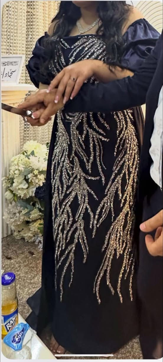 فستان يلبس قياس ٤٤و٤٦و٤٨ جديد بعده ملبوس  مرة وحدة سويتله فيونكة متحركة على منطقة الصدر ترديها موجودة ترديها تنشال اخذته ب٨٥ ابيعه ب٥٠ وبي مجال بسيط


**إذا كنت صاحب هذا الإعلان وتريد حذفه لأي سبب، رجاءا أرسل رسالة إلى الدعم الفني**