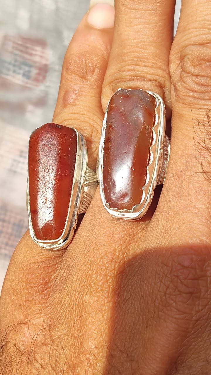 اللهم صلي على محمد وال محمد الطيبين الطاهرين جمعه مباركه على الجميع
متاح دلو يماني قديم مشكول اصيلات  صياغه يدويه ثقيله 
للمهتم السعر خاص  ***********
