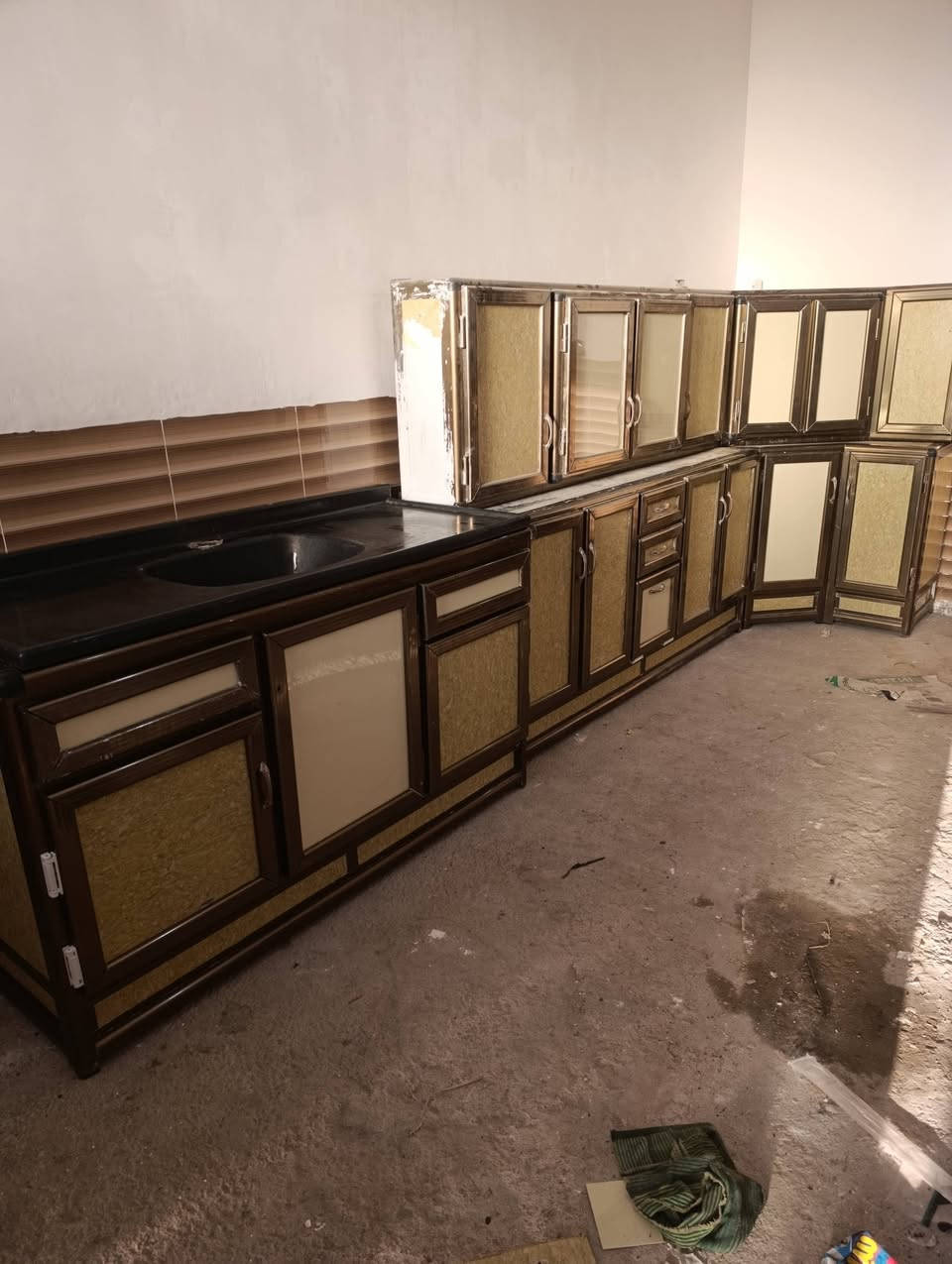 السلام عليكم كاونتر للبيع 5 قطع مرمر جرارات هيدروليك  مكاني ابو غريب منسيه مقابل حليب بلادي سعره ب450وبي مجال هاذه رقمي للتواصل *********** بي وتساب
