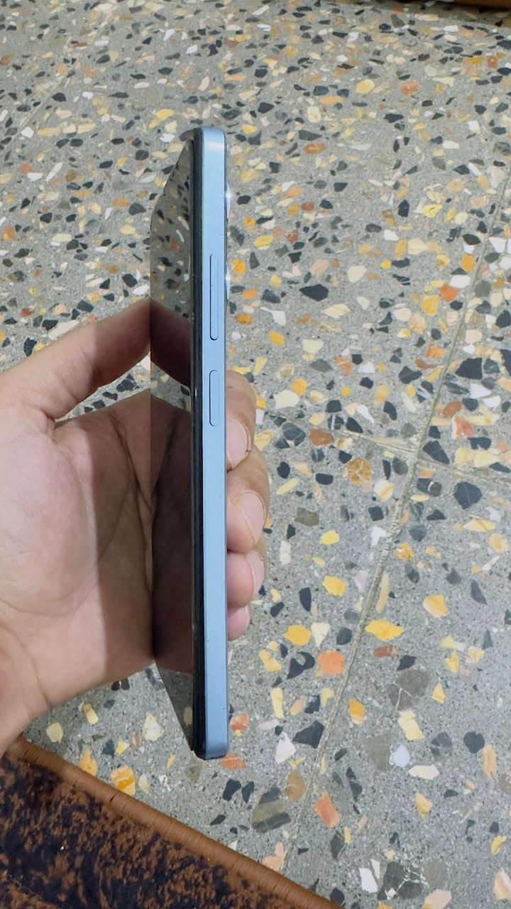 السلام عليكم هاتف بوكو x5 pro 5g السعر 285 الف كارتون وشاحن اصليات و3 كفرات
مواصفات شاشة 6.67 انش اموليد 120 هرتز 
بطارية 5000 ملي امبير شحن سريع 67 واط 
كامرات 108 ميكابكسل والترا وايد وكامرا للزوم تصوير فيديو 4k وفل اج دي 60 اطار امامي وخلفي 
يدعم تحكم ريمونت كونترول يدعم منفذ سماعه يدعم معيار تحمل ماء وغبار ip 76 وسماعات ستيريو ونحيف وخفيف الوزن


**إذا كنت صاحب هذا الإعلان وتريد حذفه لأي سبب، رجاءا أرسل رسالة إلى الدعم الفني**