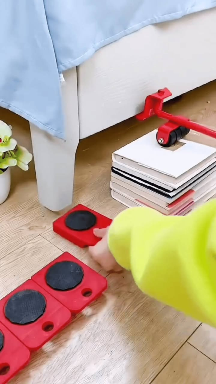 رافعة نقل الأثاث الثقيلة مع قواعد متحركة 5 قطع

السعر 20 الف والتوصيل مجاني 

الاستخدامات:

نقل وتحريك الأثاث الثقيل مثل الثلاجات، الغسالات، الخزانات، الأرائك والطاولات.

إعادة ترتيب المنزل بسهولة بدون مساعدة إضافية.

تسهيل تنظيف الأرضيات أسفل الأثاث.

مناسبة للاستخدام المنزلي والمكتبي والمخازن.

المميزات:

تتحمل وزن يصل إلى 150 كغم.

نظام مكوّن من 5 قطع (رافعة + 4 قواعد متحركة).

سطح مطاطي مانع للانزلاق لتثبيت الأثاث بإحكام.

عجلات قوية تدور 360° لحركة سلسة.

هيكل معدني متين مقاوم للصدأ.

مقبض مطاطي مريح لتقليل الضغط أثناء الرفع.

طول قضيب الرفع: 35 سم.

قياس رقعات الرفع: 7.5 × 9.5 × 3 سم.

قياس الكارتون: 32 × 10 × 10 سم.

محتويات الصندوق:

1 × رافعة معدنية يدوية.

4 × قواعد بعجلات.

الملاحظات:

يُستخدم على أرضية مستوية للحصول على أفضل أداء.

يجب توزيع الوزن بالتساوي.

لا يتجاوز الوزن 150 كغم.


**إذا كنت صاحب هذا الإعلان وتريد حذفه لأي سبب، رجاءا أرسل رسالة إلى الدعم الفني**