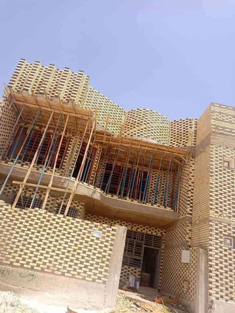 بيتك لازم يكون مميز ( بيت احلامك ) فـ لازم تنطي بيد شركة هندسية صح ✅ و ويانا لا تنتظر تجمع المبلغ كامل حتى تبني بيت أحلامك ⁉️ لان موفريلك البناء بالاقساط تكدر تدفع نص  من المبلغ والمتبقي على مدار 3 سنين🤩خلي أحلامك تصير حقيقة من اليوم!

و بشركتنا نهتم بأدق التفاصيل الهندسية حتى يطلع بيتك او مشروعك باجمل صوره ↗️
ونبلش وياك من مرحلة التخطيط والتصميم الى مرحلة التنفيذ ونسلمك بيت جاهز وبتكاليف مدروسة ✅ وتكون مطلع على كلشي.

تواصل معنا واحنه بخدمتك : - 
 
#تفاصيل_معمارية #فن_البناء #هرم_التميز بيوت مجمعات سكنيه 

مجمعات سكنيه اشتغل 
*********** 
وتساب
