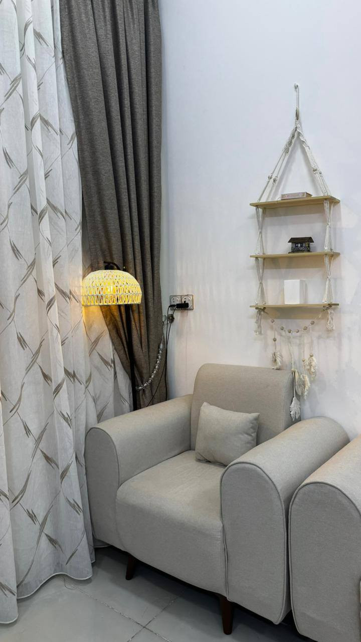 للايجار شقه  مؤثثة جاهزة  للسكن من المالك حصرا
مع توفر مولدة خاصه بيها ٣٠ امبير وخط انترنيت + سستم كاميرات

 غرفتين وصالة و خدمات تصلح سكن او مكتب تجاري تصير على شارع عام تجاري 

الكرخ - قرب شارع المطار  الرئيسي 

لمعرفة سعر الايجار 

الاتصال على الرقم 

***********
