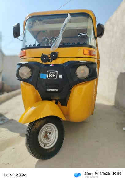 سلام عليكم تكتك البيع رقم وسنويه موديل 19 تكتك ***********لاتنقص ولا تبخر بيها صبغ تعميرات  السعر 5 مكاني كربلاء حي البعث
