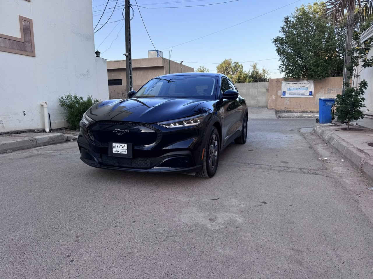 فورد ‏موستينج  2023  كهرباء كامل
لون اسود 
قاطعه مسافة 23 الف
بطارية ليثيوم 
‏تمشي بالشحنة من 400 الى 450 كيلو 

‏
‏الإضافات  :
‏• دفع رباعي 
‏• شاحن لاسلكي Wireless Charger
‏• شاشة لمس بحجم 15.5 بوصة
‏• نظام كاميرا الرؤية المحيطية لركن السيارة 360 درجة 4 كاميرات
‏• مقاعد كهرباء - مدفأة 
‏• بصمة تشغيل
‏• حساسات ركن أمامية وخلفية
‏• مانع انزلاق
‏• مثبت سرعة Cruise Control
‏• أضوية زينون 
‏• مصابيح LED أمامية وخفلية
‏• اشارات عالمري الجانبيه مع النقطه العمياء
‏• تحكم ستيرن جهتين مع قيادة ذاتيه 
‏• مري طوي كهرباء
‏• نظام ملاحة - Navigation
‏• هاند بريك كهرباء
‏• اضاءة ليد داخلية Ambient lighting
‏• 8 وسائد هوائية Airbags
‏والعديد من الاضافات
السعر 167 ورقه 
تبديل بنيد نفس اللون وصبغ جاملغ امامي يمين
السيارة للبيع فقط بدون مراوس 
للاستفسار الاتصال 

‏‬ ‬ ‭‬ ‭***********
