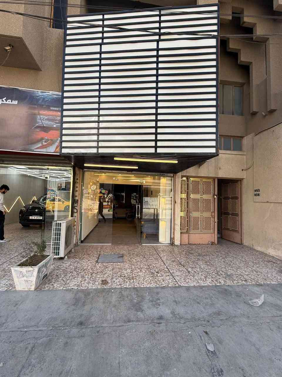 سلام عليكم محل لليجار يم الضربه يصلح مكتب دلاليه اوصالون نسائي اوحلاقه اومكتبه اي مشروع  المحل كامل ديكور جاهز للستفسار ***********
