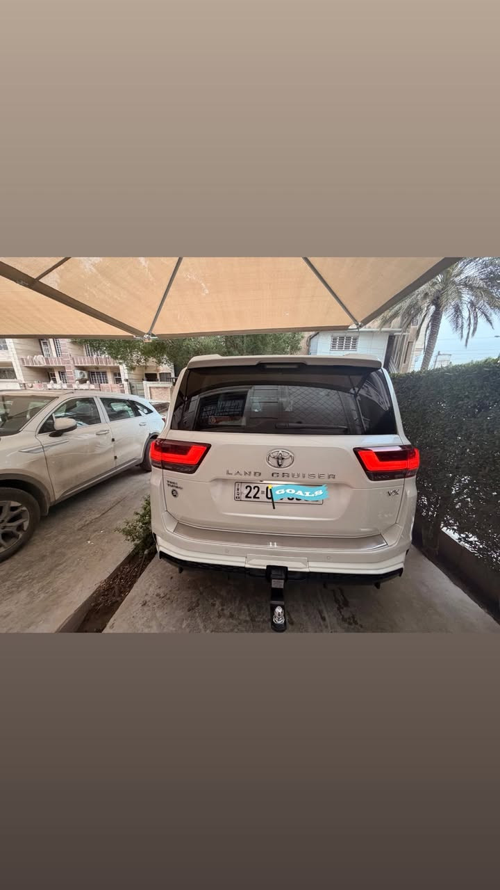 سلام عليكم/  السعر تنافسي
للبيع لاندكروز 2023 فئه VX  (تووين تيربوو)
فووول مواصفات  ساززززز (SAS)بعدها بالضمان

كفاله عامه من كلشي بعدها زيرو

بصمات اثنين وياها 

ماشيه :33 الف فقط 

مكان السيارة : زيونة 

السيارة بأسمي رقم أربيل تحوويل ثاني يوم

للاتصال :***********
