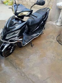 دراجه ناريه بانزين للبيع بكاني بهرز السعر 250 وبيهه مجال شغاله نكره سل...