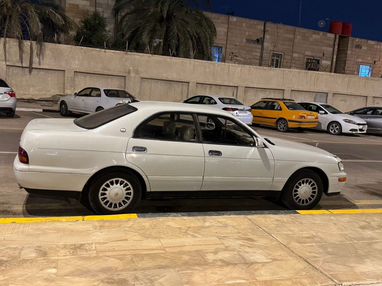 السلام عليكم 
كراون بطه للبيع موديل ٩٢ دشبول راس الثور محرك كير خير من لله سنويه جديده هزه جديده رقم كربلاء بأسمي مشروع وطني وين ما جان تحول دواخل جدد بطاين جدد تفاصيل اكثر اتصل ع الرقم ***********