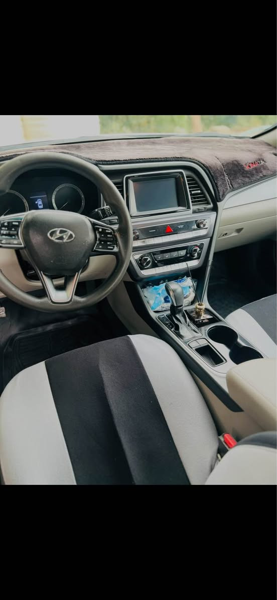 السلام عليكم سوناتا موديل 2018سياره وارد أمريكي محرك 2400 المرغوب  كير مكينه حداديه تبريد مكفول 100‎%‎100
تخم تايرات جديد 
رقم إنكليزي جديد 
سنويه جديده لل 31بأسمي تحويل ثاني يوم 
حادثها مرفوق ويه الصور 
مكان السياره كربلاء 
السعر 133وبيه مجال جداً بسيط Singapore


**إذا كنت صاحب هذا الإعلان وتريد حذفه لأي سبب، رجاءا أرسل رسالة إلى الدعم الفني**