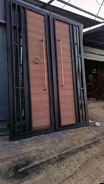 ⚜️ #سكلة وحدادة الانوار لكافة انواع الحديد     حدادة الانوار ⚜️ تصاميم جديدة 2025
معملنا يقدم كافة الموديلات والتصاميم الحديثة والأنيقة :
كل اعمالنا درجة اولى ... لطلب اي تصميم او للأطلاع على تصاميم اخرى راسلونا على  الصفحه ...
العنوان :  بغداد - النهروان - مقابيل مركز الشرطة 
للأتصال والاستفسار :  
***********
