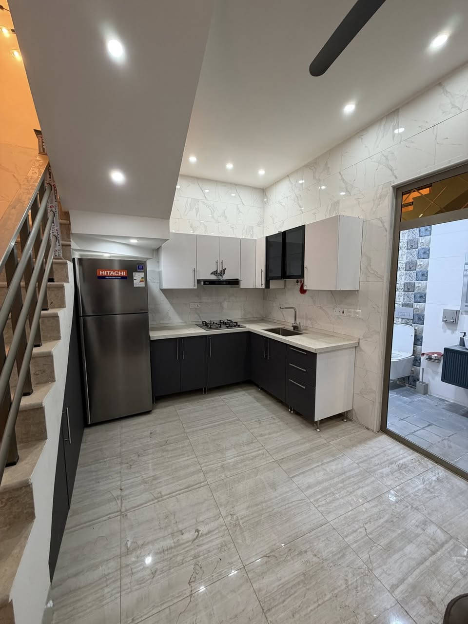 دار حديث للإيجار مؤثث بالكامل زيرو 
 
يحتوي ع صالةو غرف نوم عدد ومطبخ 
وخدمات عدد ٢ 
إيجاره مليون
 
📍موقع مميز الاعظميه شارع الضباط   

للاستفسار
***********
