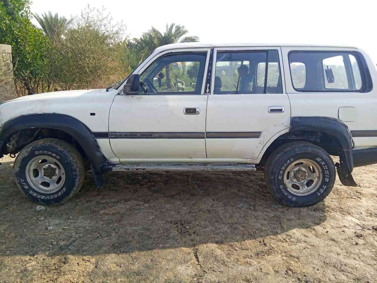 السلام عليكم سياره لاندكروز مونيكا للبيع   مزاد دوله 2004 السياره جهزه من كلشي مكينه  3000 ففتي مكينه وكير شرط تبريد شغال رقم السياره على حساب الدوله السعر 40 وبيه مجال ((***********))
