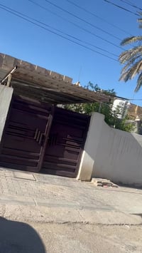 دار للبيع مساحه 250 متر واجهه 10 نزال 25 بناء قديم عكاده بس مرمم ويصلح...