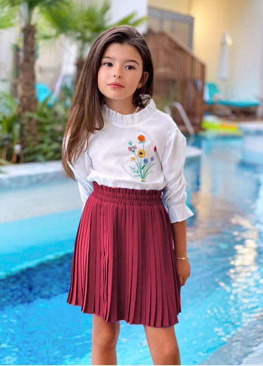 شركة #كيراز_كيدز ❤️، الرائدة في عالم ملابس الأطفال #التركية 🇹🇷
تأتيكم بأحدث التصاميم من مصانع #بورصة #وإسطنبول 😍.
 نوفر لكم تشكيلة مميزة من الملابس ذات الجودة العالية والخامات الممتازة ❤️
لتلبية أذواقكم الرفيعة ومتاجركم الفخمة.
 لا تترددوا في التواصل معنا لتكونوا من عملائنا المميزين وتستمتعوا بأفضل العروض والخدمات! ❤️🌹

🟢 للطلب والاستفسار عبر الواتساب : 
https://wa.me/message/R4IRJBEVWW3PO1


**إذا كنت صاحب هذا الإعلان وتريد حذفه لأي سبب، رجاءا أرسل رسالة إلى الدعم الفني**