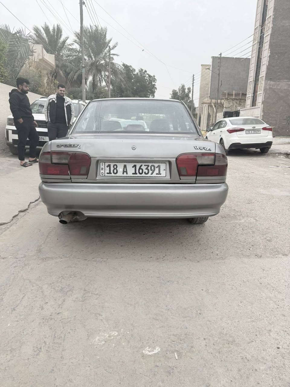 السلام عليكم بروتون للبيع موديل 2002 السيارة جاهزة مكينة صدر نضيفات كهربائيات شغالة مصبوغة عام السيارة إثر جراد بدون معجون السيارة حلوة نقصها كمبريسر شاصي تكم قمارة كفالة السعر 40ومجالها بسيط ***********
