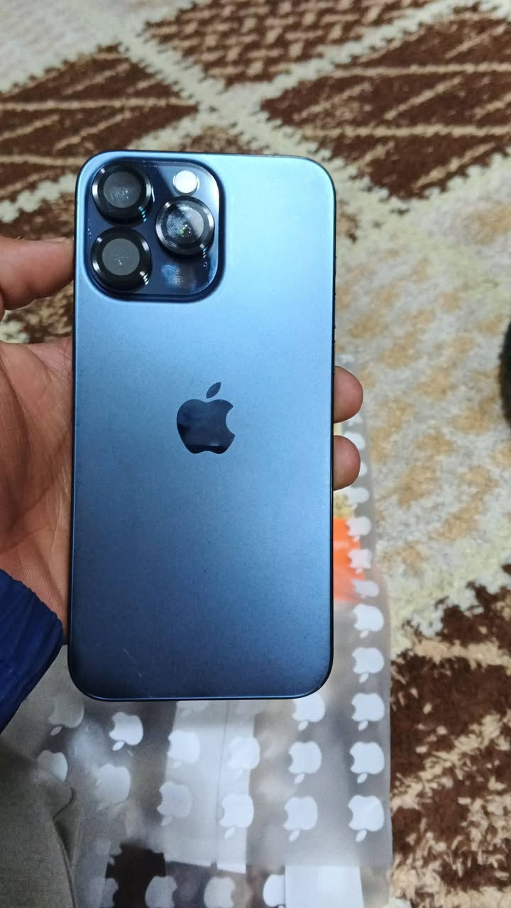 سلام عليكم 
ايفون 15 بروماكس 
ذاكره 256
بطاريه 86
جهاز مكفول شخط مابي 
دبل شريحه 
لون نيلي او ازرق
سعر مليون 75 الف 
*********** فقط واتساب
