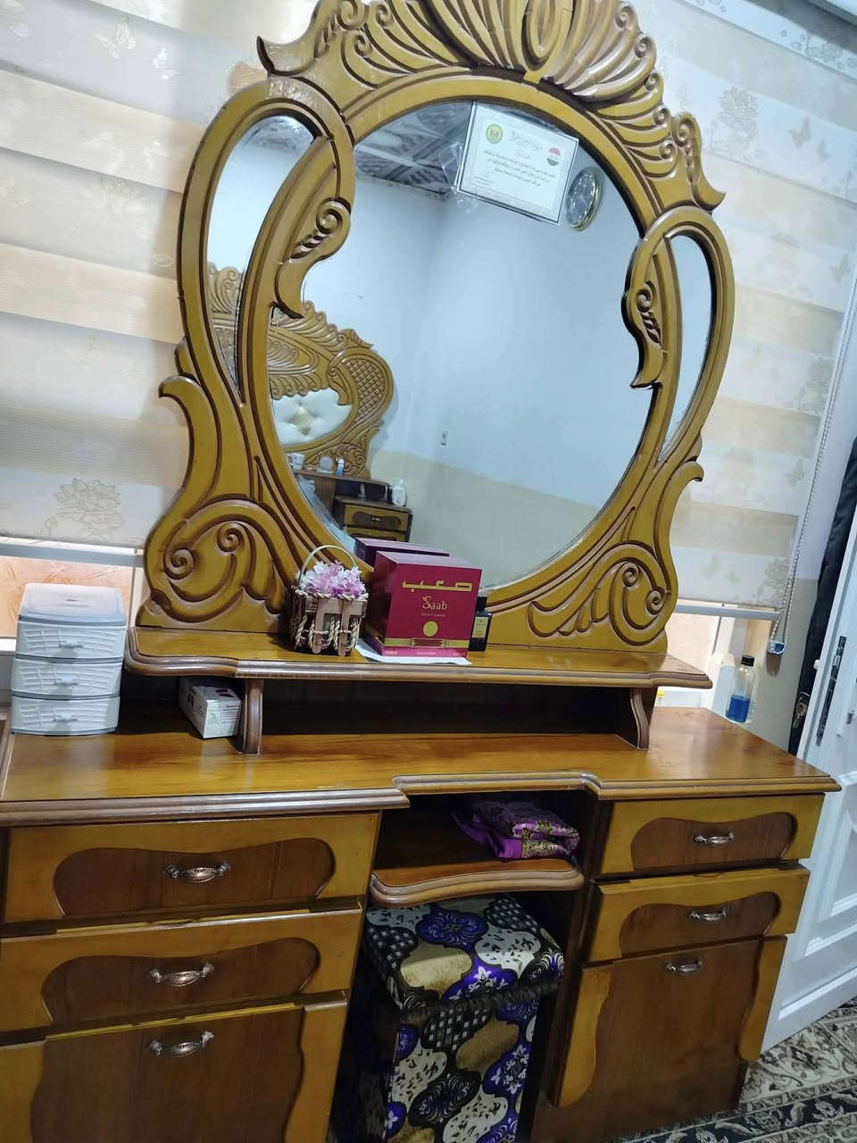 غرفة خشاب جديده مراية زاويه وتخت خشب درجة اولى للبيع السعر ٣٠٠ وبيها مجال قليل التواصل على الرقم

‭٠٧٧١ ٠٧٩ ٥٩١٤‬
