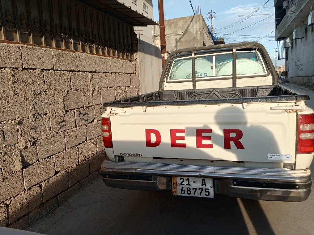 سلام عليكم اخوان. بيكاب دير موديل 2011 ابيض بدون صبوغ بدون ضربه كل شريكه بي مكانين صغير بارد كير و محرك بشرط مابي سرف و بخار تبريد تدفيئه يشتغل كاربائيات كل يشتغل صدر جديد طايات جديد سنوي جديد بأسمي  بطاقة بنزين موجود سيارة مال بيت سعر ( 83 ) بي مجال مكان كركوك/ رقم موبايل ‏‪***********‬‏
*********** كركوك, العراق
