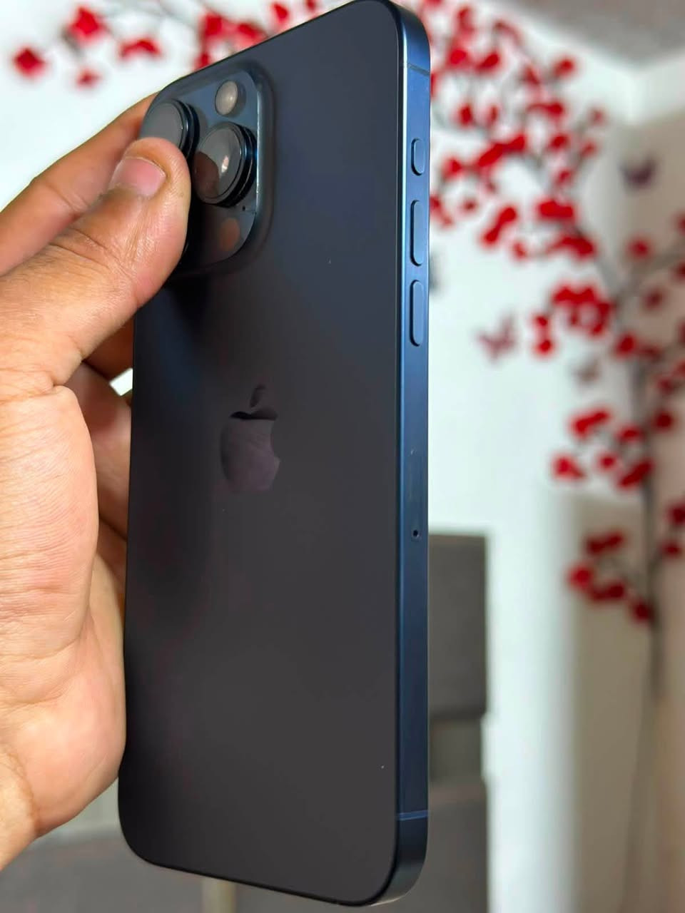 آيفون 15 Pro Max
لون ازرق فاتحه على ايدي 

نضافه 100% ولا شخطه 

بطاريه 88 حقيقيه الجهاز ممفتوح 

سعر 1050 الف و بي مجال حك الجيه 

مكاني الدوره ابو دشير الشهداء 

واتساب ***********/ap2rn

