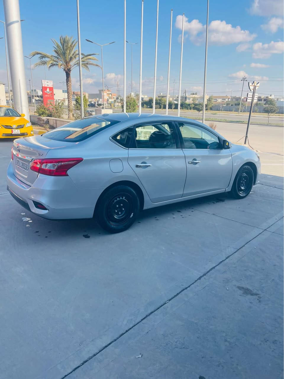 Sentra 2017 SV
ڕەنگی سلفەر
گێر و مەکینە بە شەر 
بەسمە و شاشە کامیرا 
سارد و گەرمی بە شەرت
تایەی تازەیە
تاخم پێش و پشتی بە شەرت
دوو پارچەی بۆیاغە بێناو گرتن
هەزە و فەحسی تازەیە تا 2027
سعری 103 کەمێک مەجال
سۆناریم داناوە
سەیارەکە لە کەرکووکە
*********** كركوك, العراق
