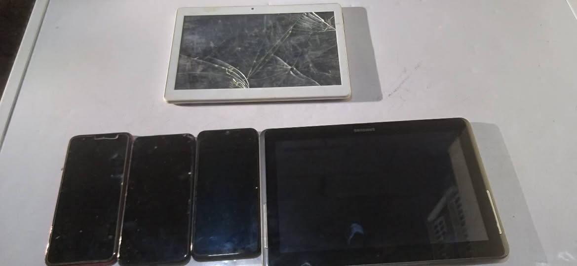 هاي مبيلات وايباد للبيع المبايلاتيحتاج شاشات واليباد مام شغله ماعرف شبي ابيع فحم اليريدهن  شلع ابيعها غيم وخذ بل يرضابي الله


**إذا كنت صاحب هذا الإعلان وتريد حذفه لأي سبب، رجاءا أرسل رسالة إلى الدعم الفني**