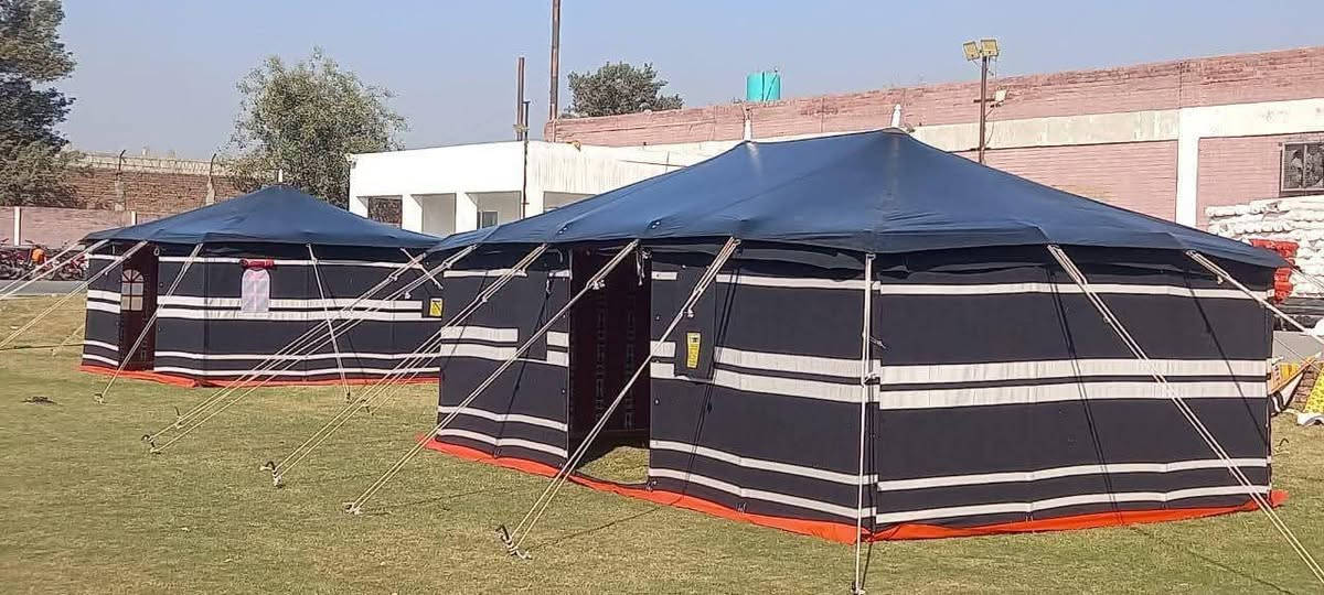 خيمة باكستانية جديدة، لم تُستخدم بعد.
مكوّنة من أربع طبقات، مقاومة للمطر.
المقاس: 4 × 6.
اللون الخارجي: أسود مخطط بالأبيض.
اللون الداخلي: أحمر ملكي.
السعر: 575
📞***********
